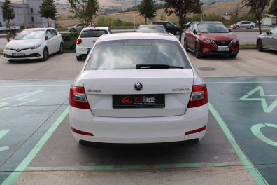 Skoda Octavia  1.6 TDİ OPTİMAL  2015 Model Otomatik Vites