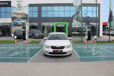 Skoda Octavia  1.6 TDİ OPTİMAL  2015 Model Otomatik Vites