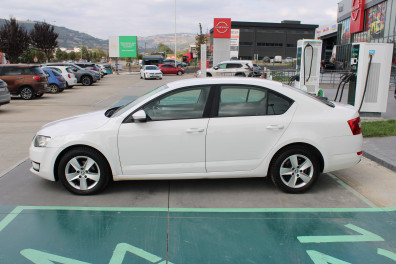 Skoda Octavia  1.6 TDİ OPTİMAL  2015 Model Otomatik Vites