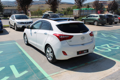 Hyundai i30 1.6 CRDİ ELİTE 2014 Model Otomatik Vites