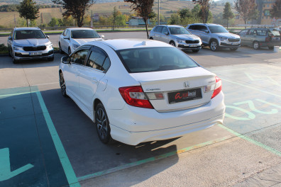 Honda Civic 1.6LPG BLACK EDİTİON 2015 Model Otomatik Vites