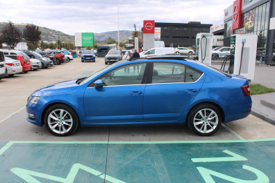 Skoda Octavia 1.6TDİ STYLE SUNROOF 2018 Model Otomatik Vites