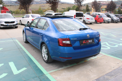 Skoda Octavia 1.6TDİ STYLE SUNROOF 2018 Model Otomatik Vites