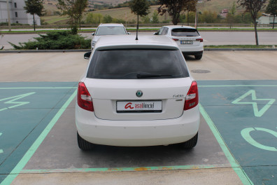 Skoda Fabia 1.2 AMBİTİON 2012 Model Düz Vites