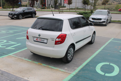 Skoda Fabia 1.2 AMBİTİON 2012 Model Düz Vites