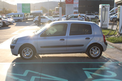 Renault Clio 1.2 LPG AUTHENTİGU 2005 Model Düz Vites