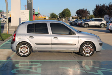 Renault Clio 1.2 LPG AUTHENTİGU 2005 Model Düz Vites