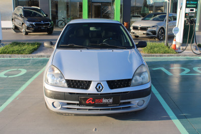 Renault Clio 1.2 LPG AUTHENTİGU 2005 Model Düz Vites