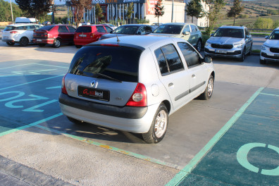 Renault Clio 1.2 LPG AUTHENTİGU 2005 Model Düz Vites