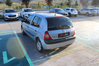Renault Clio 1.2 LPG AUTHENTİGU 2005 Model Düz Vites