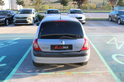 Renault Clio 1.2 LPG AUTHENTİGU 2005 Model Düz Vites