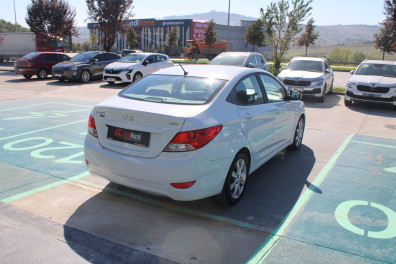 Hyundai Accent Blue 1.6CRDİ MODE PLUS 2017 Model Otomatik Vites