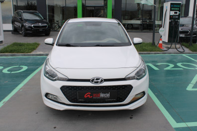 Hyundai i20 1.4 MPİ STYLE 2018 Model Otomatik Vites