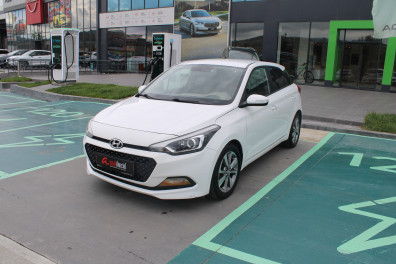 Hyundai i20 1.4 MPİ STYLE 2018 Model Otomatik Vites