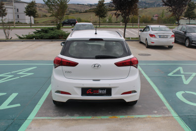 Hyundai i20 1.4 MPİ STYLE 2018 Model Otomatik Vites