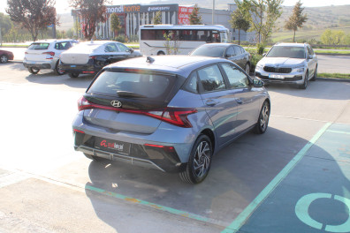Hyundai i20 1.0T-GDİ STYLE  2024 Model Otomatik Vites