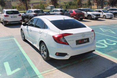 Honda Civic 1.6İ-DTEC PREMİUM 2018 Model Düz Vites