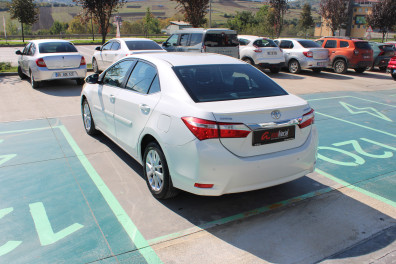 Toyota Corolla 1.6 LPG ACTİVE  2014 Model Düz Vites