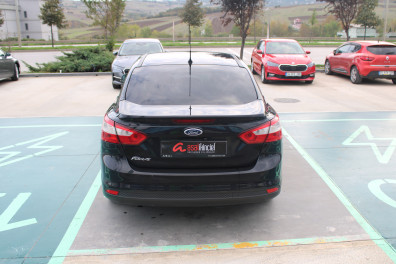 Ford  Focus 1.6TDCİ TİTANİUM  2013 Model Düz Vites