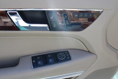 Mercedes-Benz E Serisi E250 CGİ AMG CABRİO 2012 Model Otomatik Vites