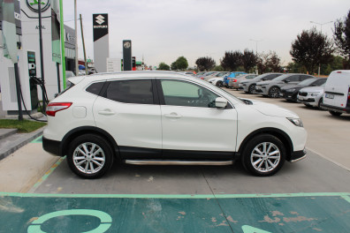 Nissan Qashqai 1.6 DCİ SKYPACK 2015 Model Otomatik Vites