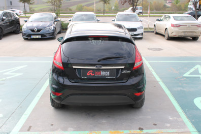Ford  Fiesta 1.4 TİTANİUM  2011 Model Düz Vites