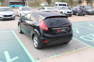 Ford  Fiesta 1.4 TİTANİUM  2011 Model Düz Vites