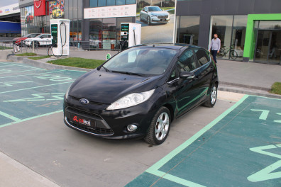 Ford  Fiesta 1.4 TİTANİUM  2011 Model Düz Vites