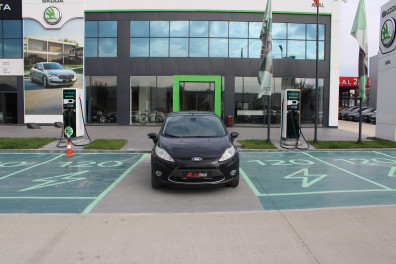 Ford  Fiesta 1.4 TİTANİUM  2011 Model Düz Vites