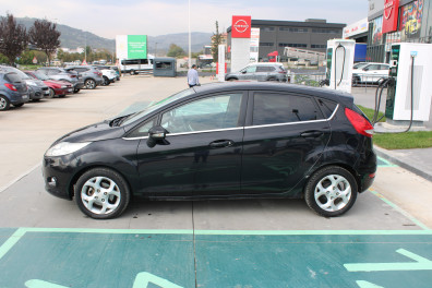 Ford  Fiesta 1.4 TİTANİUM  2011 Model Düz Vites