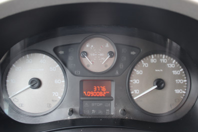 Peugeot Partner TEPEE 1.6 HDİ ACTİVE 2012 Model Düz Vites