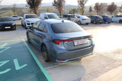 Toyota Corolla 1.8 HYBRİD FLAME X-PACK 2019 Model Otomatik Vites