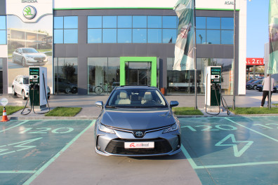 Toyota Corolla 1.8 HYBRİD FLAME X-PACK 2019 Model Otomatik Vites