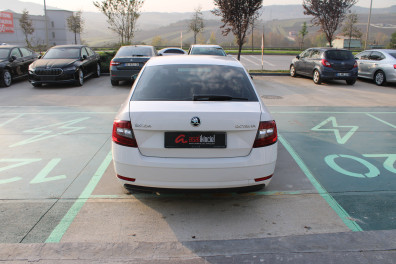 Skoda Octavia 1.0 TSİ STYLE  2017 Model Otomatik Vites