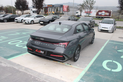Hyundai Elantra 1.6 ELİT SUNROO 2024 Model Otomatik Vites