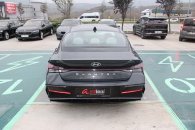 Hyundai Elantra 1.6 ELİT SUNROO 2024 Model Otomatik Vites