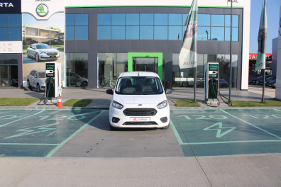 Ford  Tourneo COURİER 1.5TDCİ TREND  2020 Model Düz Vites