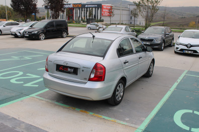 Hyundai Accent Era 1.5CRDİ-VGT TEAM 2009 Model Düz Vites