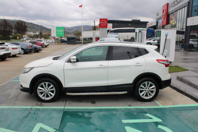 Nissan Qashqai 1.6DCİ SKYPACK 2015 Model Otomatik Vites