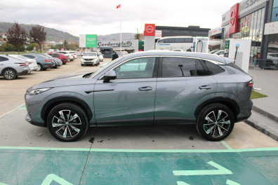 MG HS 1.5 T-GDİ LUXURY 2024 Model Otomatik Vites