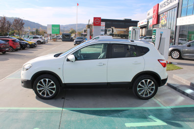 Nissan Qashqai 1.6 DCİ PLATİNUM 2012 Model Düz Vites