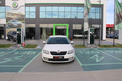 Skoda Octavia 1.6TDİ OPTİMAL  2015 Model Otomatik Vites