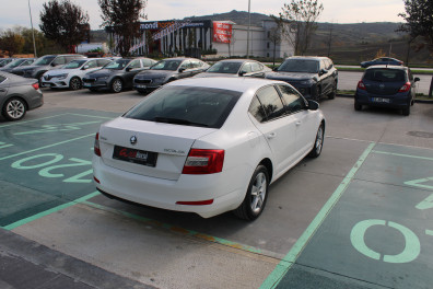 Skoda Octavia 1.6TDİ OPTİMAL  2015 Model Otomatik Vites