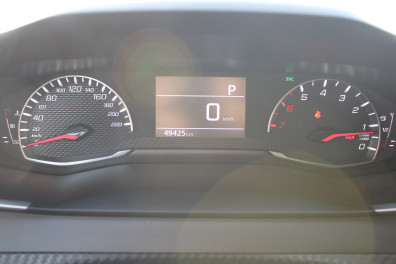 Peugeot 208 1.2 ALLURE SELECTİON 2021 Model Otomatik Vites