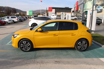 Peugeot 208 1.2 ALLURE SELECTİON 2021 Model Otomatik Vites