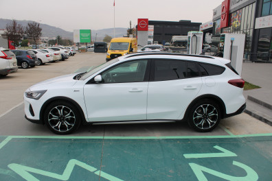 Ford  Focus 1.5TDCİ ACTİVE X SW  2023 Model Otomatik Vites
