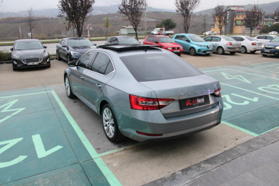 Skoda Superb 1.5TSİ PRESTİGE 2020 Model Otomatik Vites