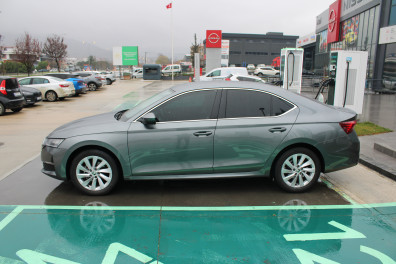 Skoda Octavia 1.5 MHEV PREMİUM 2024 Model Otomatik Vites