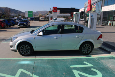 Opel Astra 1.6 ENJOY PLUS 2011 Model Düz Vites