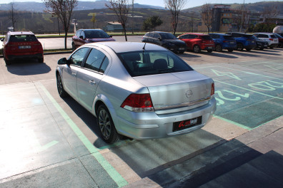 Opel Astra 1.6 ENJOY PLUS 2011 Model Düz Vites